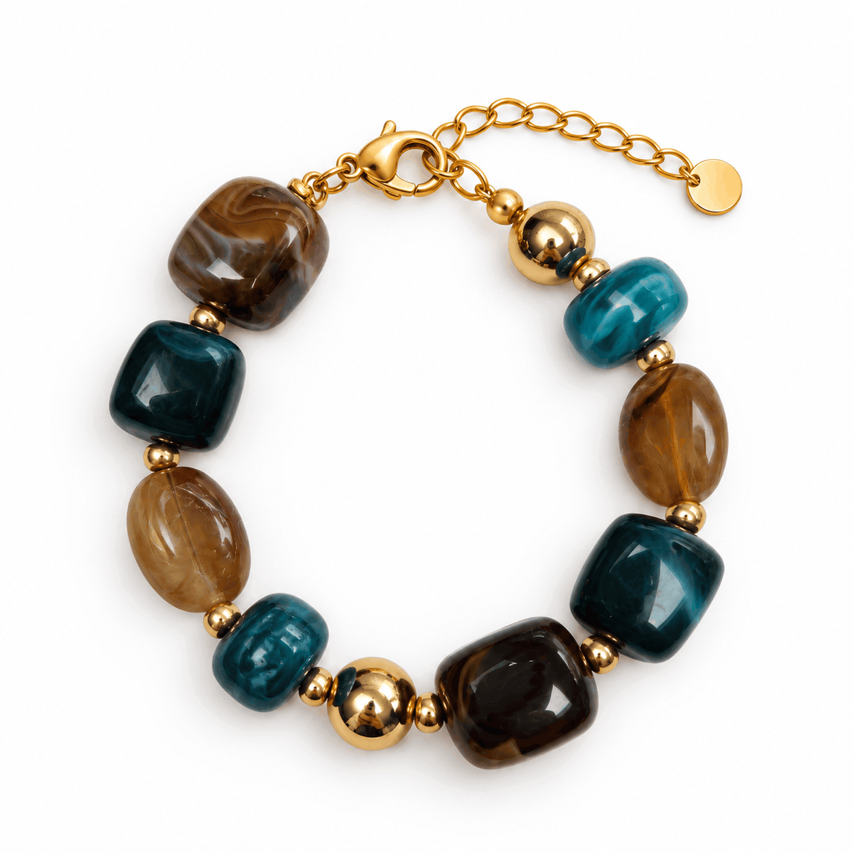 Blauwe Nola kralenarmband met goudkleurige details van Hippe Kraal