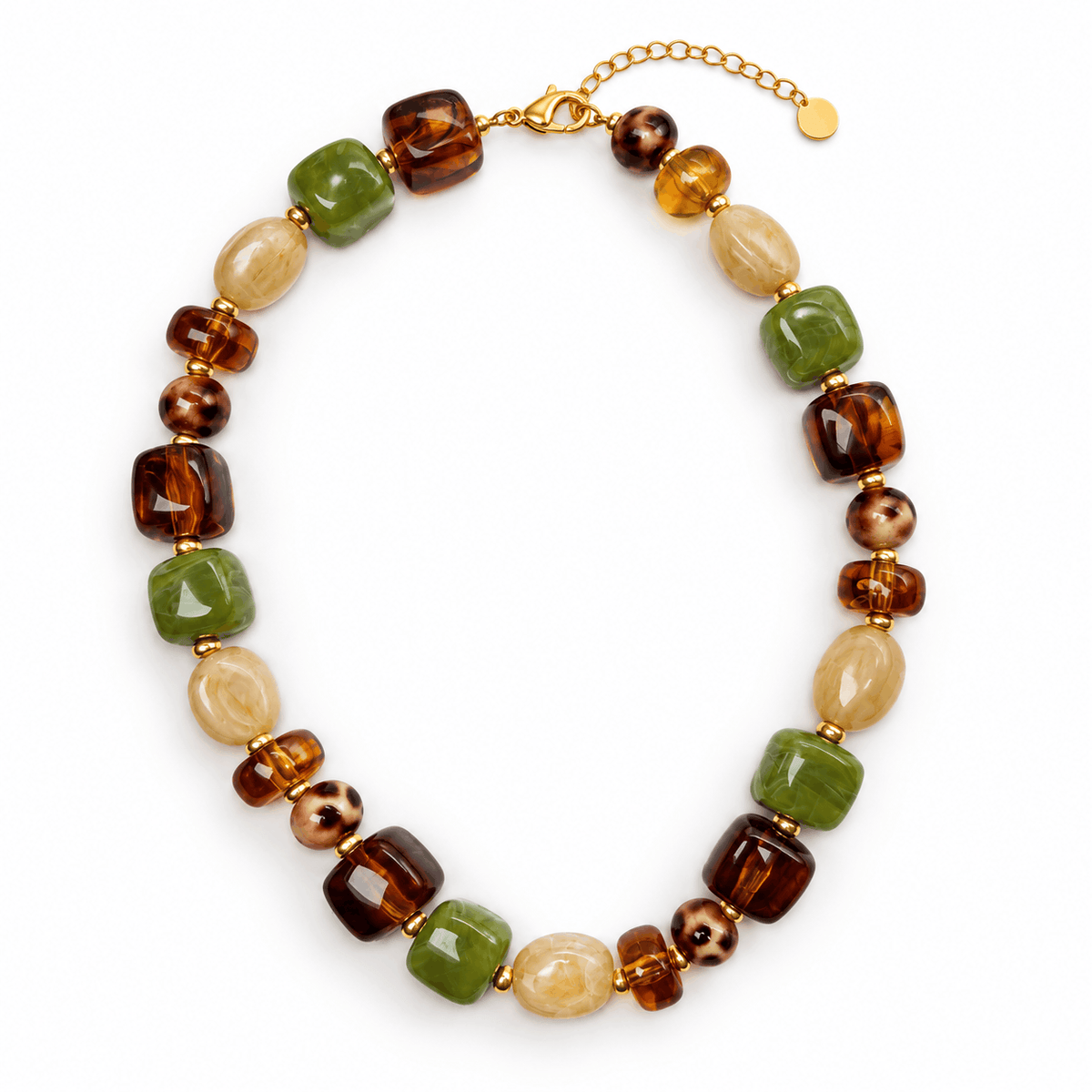 Groene Nola kralenketting met goudkleurige details van Hippe Kraal