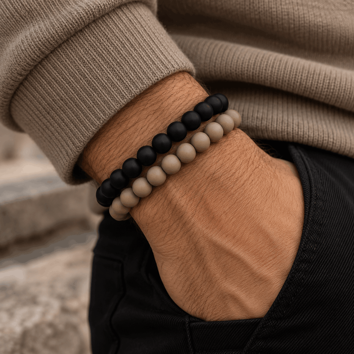 Signature herenarmbanden gedragen om de pols